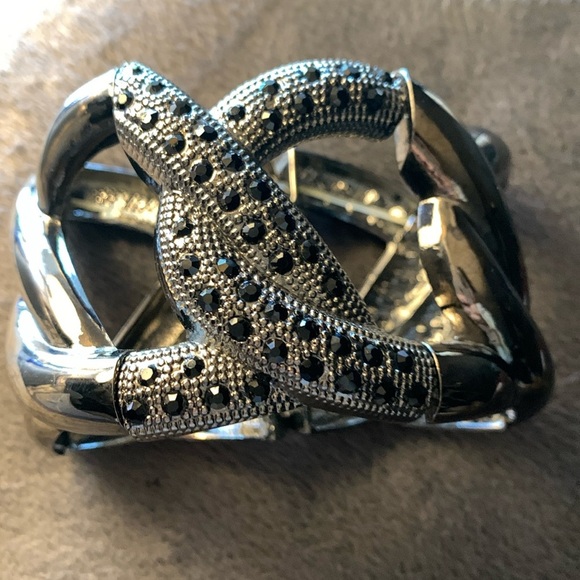 Jewelled Bracelet - Picture 1 of 7